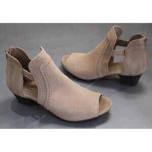 Clarks Valarie Trail Open Toe Booties Women’s 9.5 Sand Suede Ankle Heel Comfort